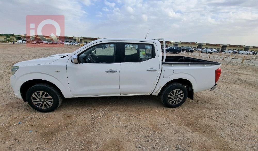 نيسان نافارا